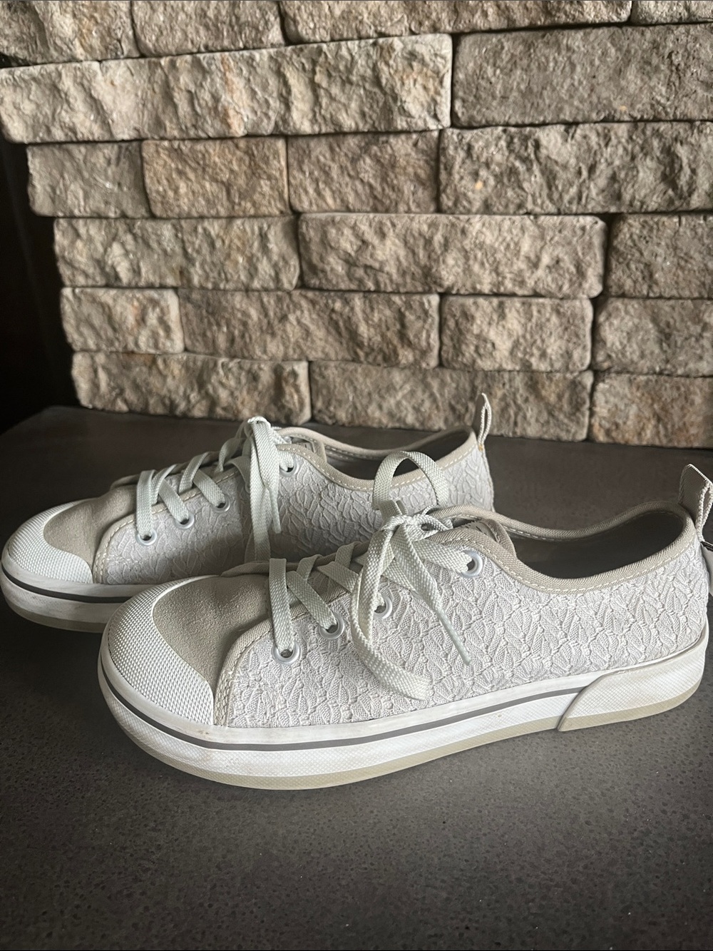 Keen Women's White Lace-Textured Low Top Sneakers